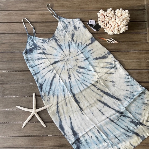 🌴🔆VOLCOM- TIE DYE DRESS🔆🌴 - Picture 2 of 12